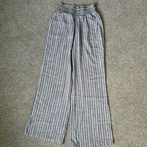 Evereve Gray Striped Knit Pants